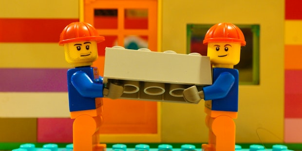 Lego people building